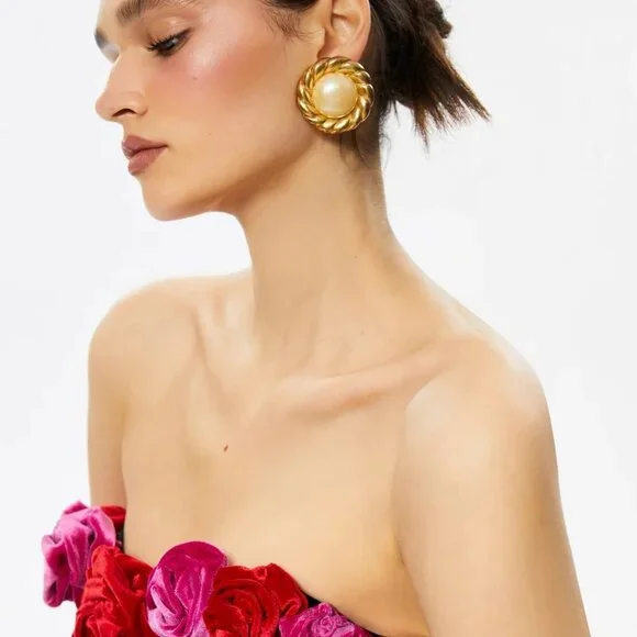 The New Arrivals Ilkyaz Ozel Piaf in LOpera Dress - Picture 2 of 2